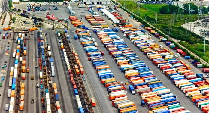 Idle containership fleet sees slight decline