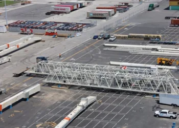 JAXPORT welcomes two new cranes