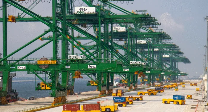 New quay crane tips over at Tuas Port during delivery