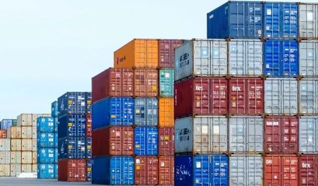 Port of Oakland sees container volume modest growth