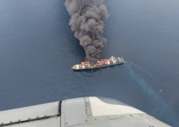 Salvors move Wan Hai 503 away from Indian coast