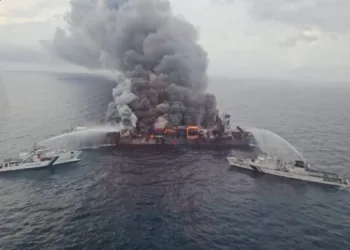 Salvors work on Wan Hai ship amid fears of more blasts