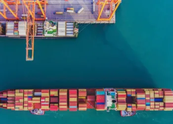 Clarksons moves into container FFA market with new derivatives desk