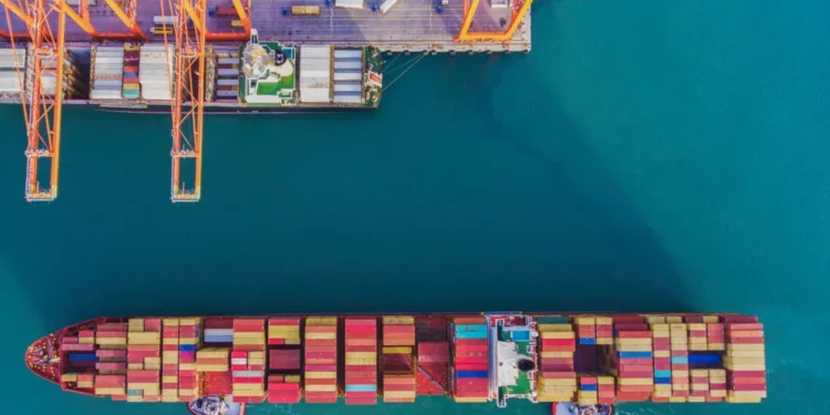 Clarksons moves into container FFA market with new derivatives desk