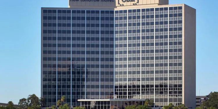 CSX cuts dozens of management jobs