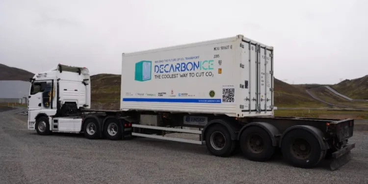 Danes press ahead with project to ship CO2 in containers