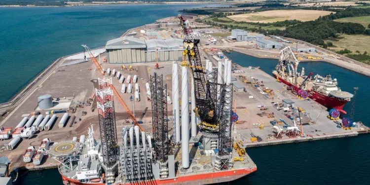 Mitsui takes over Scottish wind port