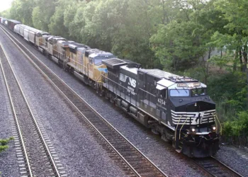Shippers line up against railroad mergers