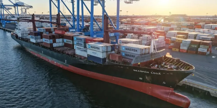 Transworld takes on its largest boxships to date