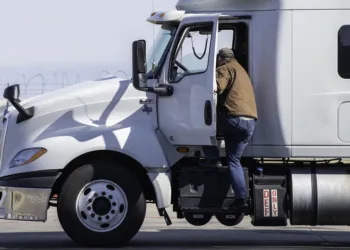 Truck driver wages downshifting in 2025