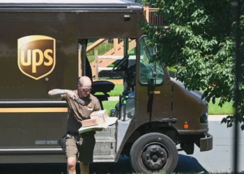 UPS drivers to receive buyout offer as company shrinks parcel network