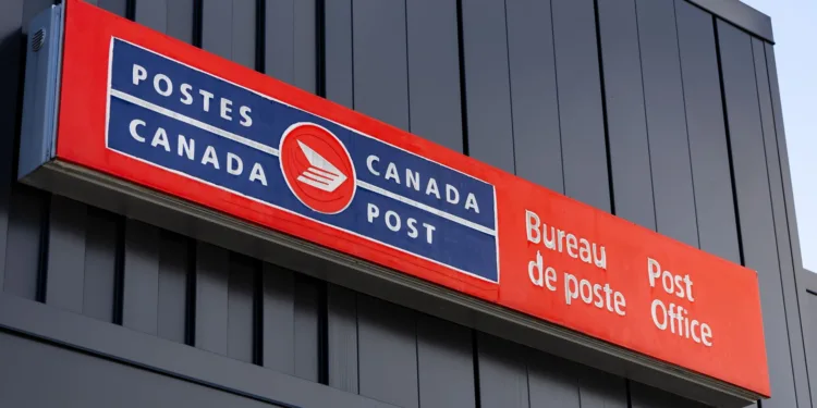 Canada Post records largest-ever loss as parcel volumes drop 36%