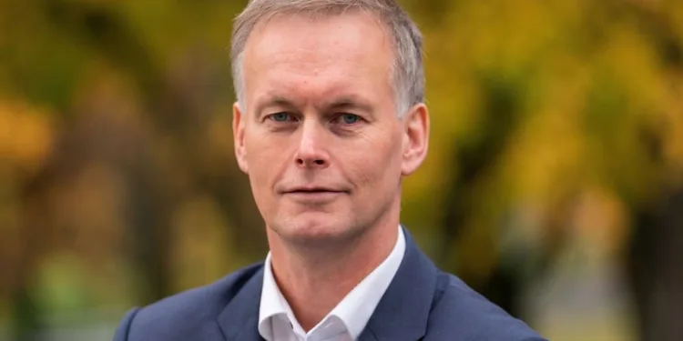 DNV spins off maritime software unit as CFARER