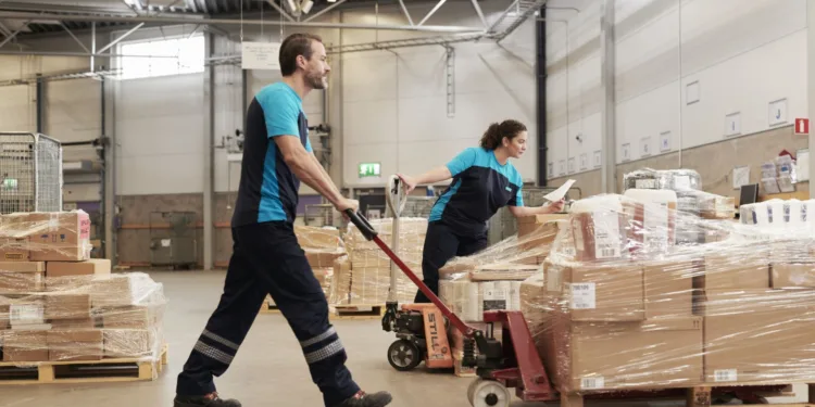 European postal operators suspend parcel service to US