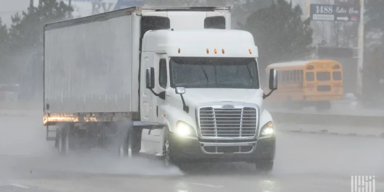 Freight shipment decline streak extends to 30 months, Cass says