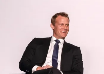 Himalaya switches newcastlemax brace to fixed deals