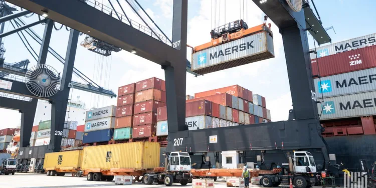 Maersk raises guidance on higher Q2 volumes 