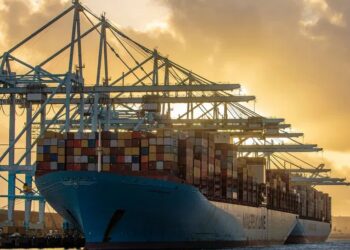 Panic? What panic? Port of Los Angeles sees record 1 million containers in July