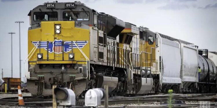 Rail merger will bring ‘dismal service,’ ‘high rates’, says shippers group