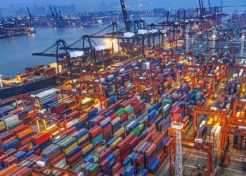 Retailers: Tariff-battered import volumes to be 5.6% weaker in 2025