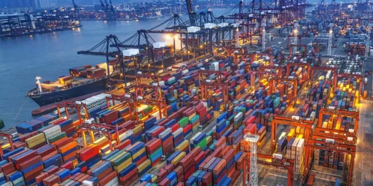 Retailers: Tariff-battered import volumes to be 5.6% weaker in 2025