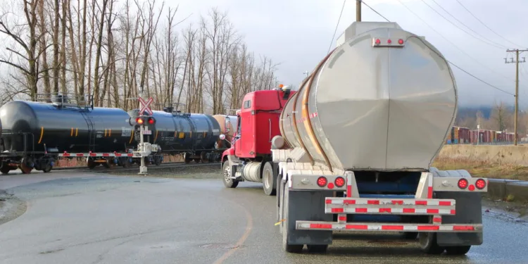 Trucking, railroads clash over plan to loosen grade-crossing rules