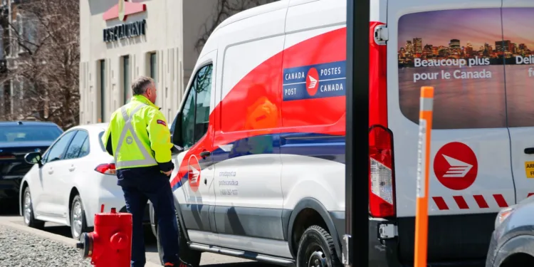 Businesses decry Canada Post strike as peak shipping season approaches