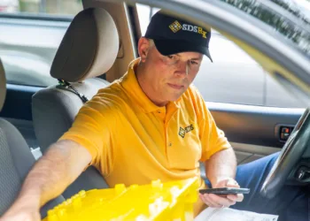 DHL to buy US healthcare courier SDS Rx