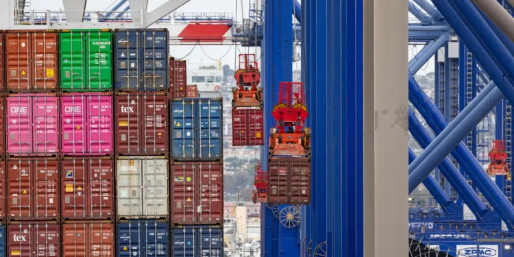 Dwell down for LA-Long Beach container trucks, rail