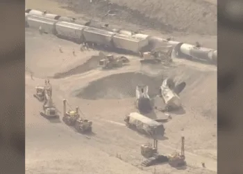 Fireball from gas line scorches Union Pacific transcon route