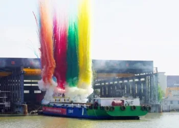 Geely floats world’s first methanol-hydrogen electric riverboat