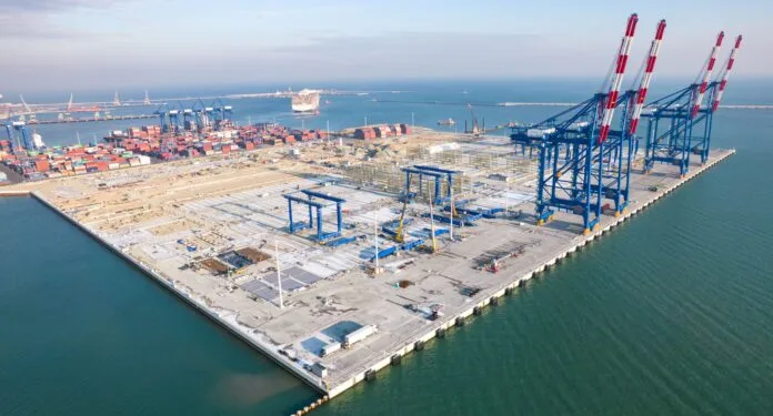 How military actions increase the risk of Baltic shipping route?