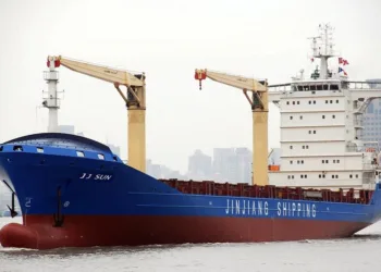 Jinjiang Shipping in for up to four feeder newbuilds