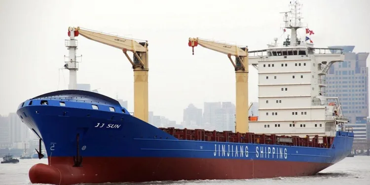 Jinjiang Shipping in for up to four feeder newbuilds