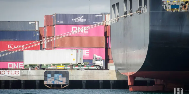 LA port sees 10% import drop through year-end