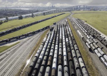 Labor and industry clash over rail automation