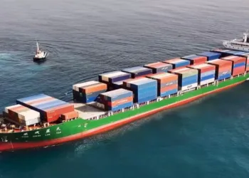 OVP Shipping pens debut boxship order