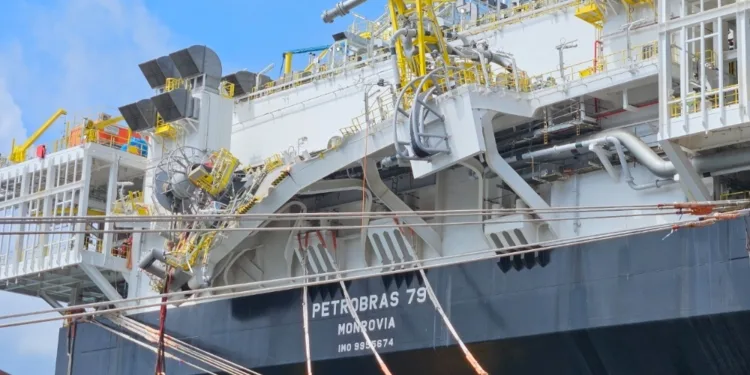 Petrobras employee dies after falling from FPSO at Korean yard