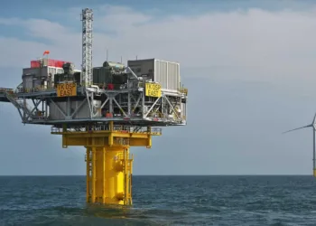 RWE pens $3.7bn Apollo deal for stake in German TSO