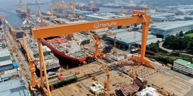 Tsakos adds to VLCC orderbook at Hanwha Ocean