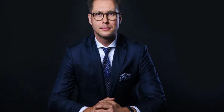 Vehicle shipping player Polaris launches dry bulk arm