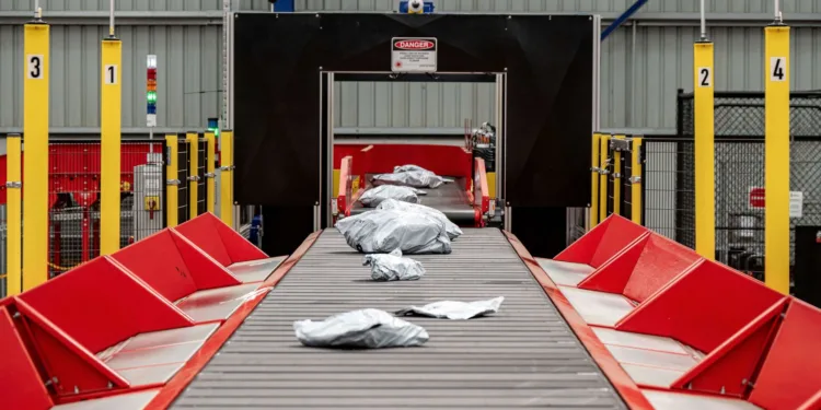 Australia Post to invest $320M for parcel super hub