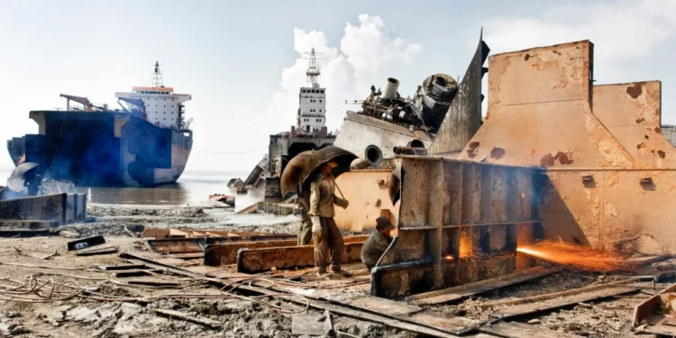 Breaking bad: shadow ships head for India’s beaches