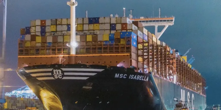 Busiest U.S. port plans new container terminal for biggest ships