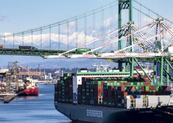 Carriers blank sailings at pandemic pace to prop up rates