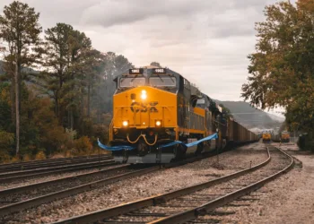 CSX earnings slump on charges, coal decline