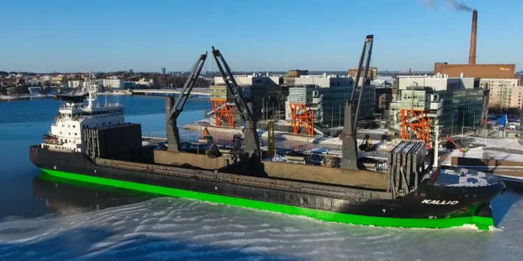 ESL Shipping sells handysize bulker to support fleet renewal