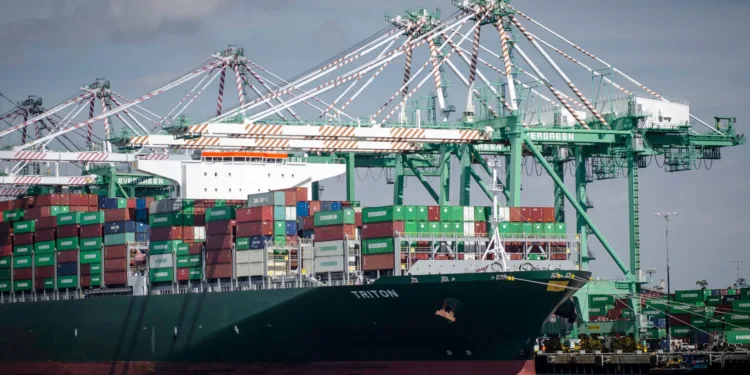 Import surge drives new Q2 record for busiest U.S. port