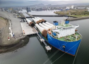 Inch Cape’s first XXL monopiles arrive at port of Leith