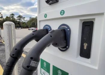Nearly one-third of EV charging attempts fail, report finds